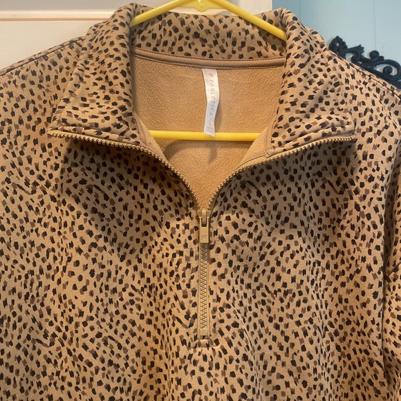 Fabletics Cozy Fleece Half Zip Brown Cheetah Print Women’s Sweatshirt Pullover - Picture 5 of 12